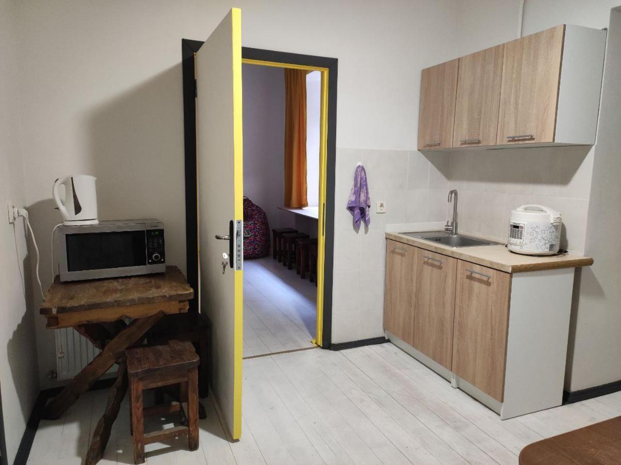 Hostel Europe-U Lviv Eksteriør billede