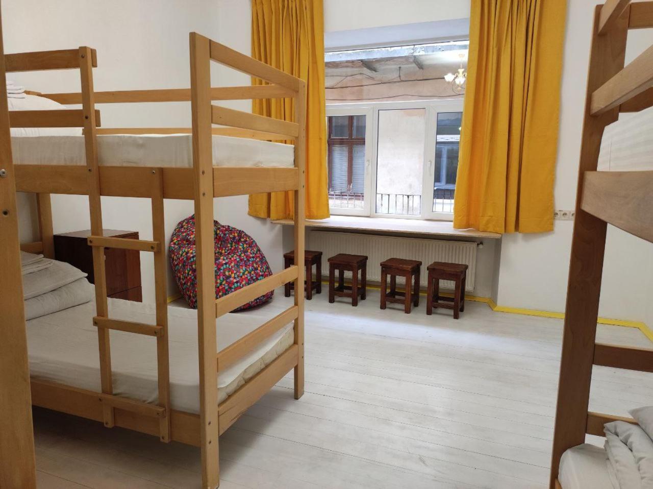 Hostel Europe-U Lviv Eksteriør billede